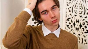 Jackie 2 with another muscle stud, but ends up being the bottom bitch! I like to go somewhere warm when winter arrives. I hate cold weather.