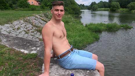 Alex was an incredibly cute guy originally from Russia. I met him while Czech Hunter 545 hunting on the outskirts of Prague. I spotted him sunbathing at a river and I instantly fell in love with him.