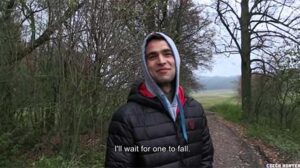 A few months ago, I bought a nice Czech Hunter 577 cottage in the countryside but was too busy to spend much time there. That's why I decided to take a few days-off and start discovering interesting landmarks in the area.