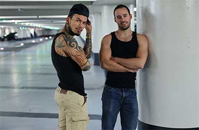 Quentin was hanging out when he saw the hot Pablo Bravo passing by, the hottie gave him a smile and the two studs quickly got to know each other.