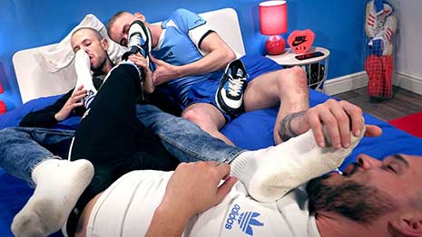 Deacon Hunter with another muscle stud, but ends up being the bottom bitch! I like to go somewhere warm when winter arrives. I hate cold weather.