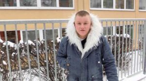 I wanted to spice Czech Hunter 607 things up this time so I put on one of my sex toys before heading out hunting. It was snowing the whole night and I wasn't looking forward to clearing snow off my car at all.