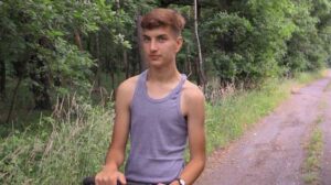 Tomas was a forest worker, who I met during my Czech Hunter 626 last trip in nature. He was on his way to work, pushing a lawn mower somewhere.