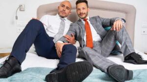 In the latest Menatplay wet and ripping series movie, the muscular and attractive Alan Vicenzo gives us an epic suited wet and ripping solo shower performance.