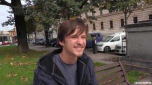 I got really horny while working from my Czech Hunter 670 office in Prague. A little walk around the block might do me good, I thought. It was a brilliant idea because I soon noticed a cute guy on a park bench.