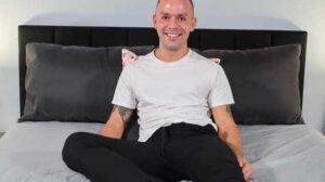 Lars Larson with another muscle stud, but ends up being the bottom bitch! I like to go somewhere warm when winter arrives. I hate cold weather.