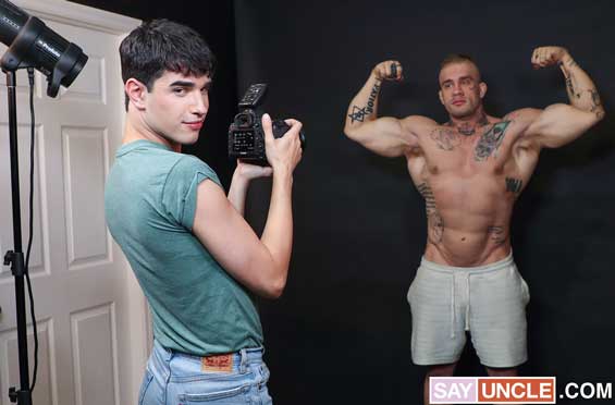 What’s up, Say Uncle fans? Check out the latest Labs experiment, and we are sure many of you were waiting for this one to happen! Are you a huge fan of hot muscled studs? So are we!