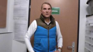 I woke up early and couldn't go back to bed. Instead, I put on clothes and went out Czech Hunter 681 for a walk. It was still dark and freezing cold so I head back home after a few minutes.