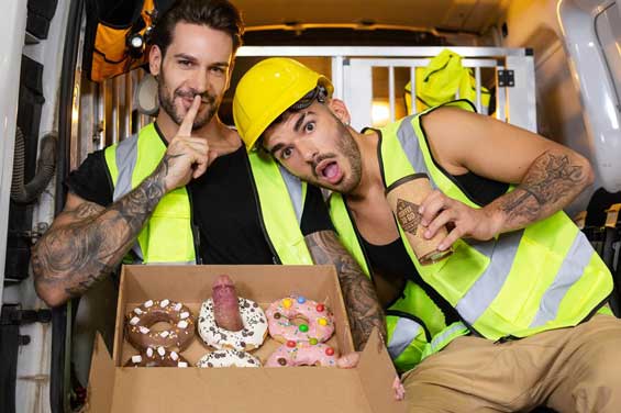 After all their hard work, Papi Kocic and Pol Prince are ready for a break, but Pol forgot the coffees. Papi takes the opportunity to make a hole in the doughnut box and slide his thick cock through...