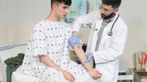 After winning a competition for Cutest boy on campus, Rob Quin is called to Doctor Scotts office. He is told that each winner must donate a semen sample in order to send it to the lab for research