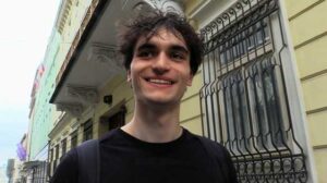 This student of clothing design caught my Czech Hunter 696 eye pretty easily. He wore interesting trousers revealing much of his muscular legs and I just loved his innocent looking face.