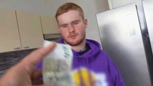 This Czech Hunter 734 taxi driver was way too cute and shy to let him go without trying anything. When we arrived, I used my usual trick and offered him way more money than he charged me.