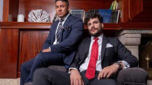 Brazilian Samuel Hodecker recently moved to the city and is starting a new job tomorrow. To clear his mind, he responds to a DM and agrees to hook up with dark, uncut Latino bodybuilder Sancho.