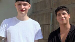 A small Czech Hunter 764 town guy I fucked not that long ago gave me a call. He wanted to meet again and make some more cash. I agreed but decided to spice things up.