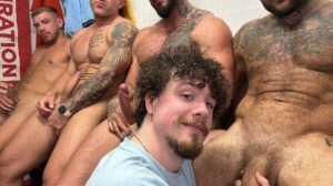 Andy Lee with another muscle stud, but ends up being the bottom bitch! I like to go somewhere warm when winter arrives. I hate cold weather.