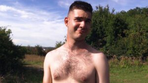 Last weekend I went on a short Czech Hunter 813 walking trip in the countryside. While enjoying lovely scenery, I suddenly noticed a forest worker carrying a log.