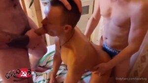 USSRBoy another muscle stud, but ends up being the bottom bitch! I like to go somewhere warm when winter arrives. I hate cold weather.